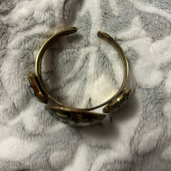 Brass cuff. Heavy quality. Mother pearl and coral inlaid.  Nice. Hand made - Picture 7 of 8